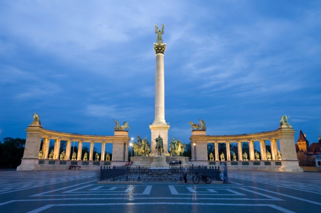 میدان قهرمانان در مجارستان