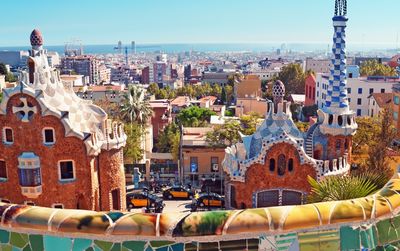 بارسلونا و جاذبه های گردشگری مشهور و مراکز خرید معروف این شهر